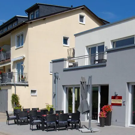 Weingut Christoph Mueller * Burg (Bernkastel-Wittlich)