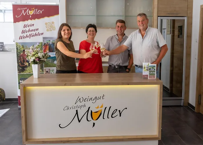Weingut Christoph Mueller *